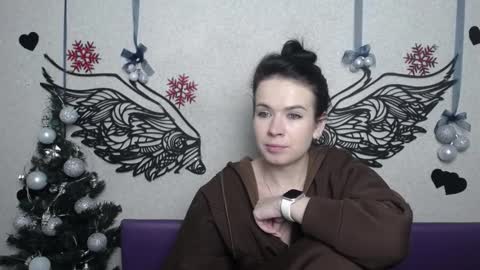 Snapshot of jasminekouch chatting on 12-13-25, 07:53 JasmineKouch online show from 12-13-25, 07:53