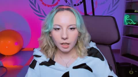 Snapshot of jasminemilko chatting on 01-04-25, 11:11 Jasmine online show from 01-04-25, 11:11