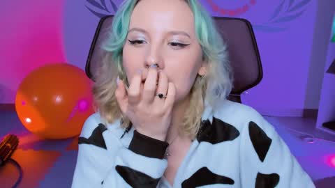 Snapshot of jasminemilko chatting on 01-04-25, 02:14 Jasmine online show from 01-04-25, 02:14