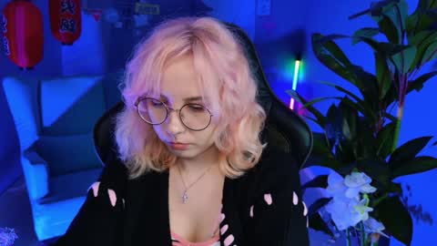 Snapshot of jasminemilko chatting on 01-21-25, 11:13 Jasmine online show from 01-21-25, 11:13