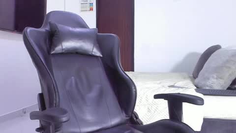 JBrooksXx online show from 02-20-25, 01:25