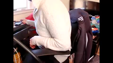 Snapshot of jasperh98 chatting on 11-06-25, 08:32 jasperh98 online show from 11-06-25, 08:32