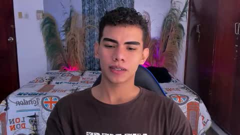 Snapshot of javierascencio chatting on 12-14-25, 04:23 javi15 online show from 12-14-25, 04:23