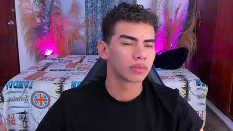 Snapshot of javierascencio chatting on 12-17-25, 10:10 javi15 online show from 12-17-25, 10:10