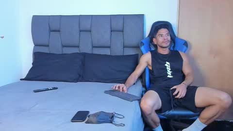 Javier online show from 02-23-25, 08:28