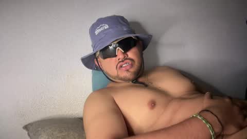 Snapshot of javiermichi chatting on 11-14-25, 07:29 javiermichi online show from 11-14-25, 07:29