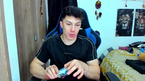 Javier online show from 12-31-24, 04:04