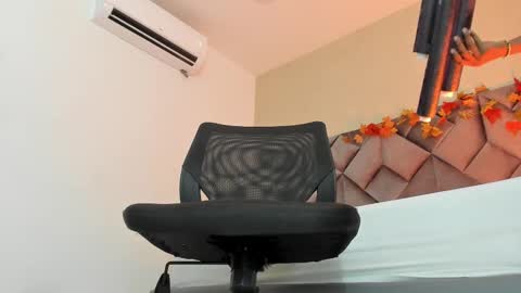 jax black online show from 10-08-25, 12:03