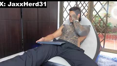 Michael online show from 02-05-25, 01:33