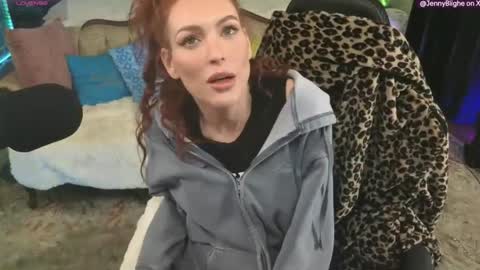 Snapshot of jaybeitsme chatting on 12-17-25, 11:49 JennyBlighe online show from 12-17-25, 11:49