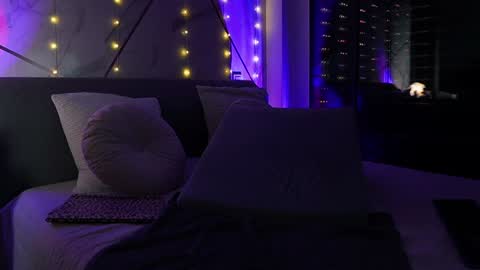 JayJayPink online show from 12-25-24, 04:22