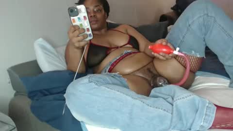 Snapshot of jaysowett chatting on 12-05-25, 03:59 jaysowett online show from 12-05-25, 03:59