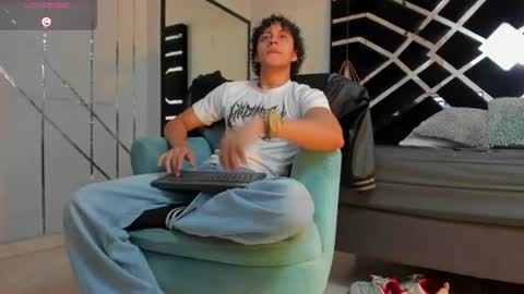 Snapshot of jaytaylorr chatting on 06-22-26, 11:40 Jay Taylor online show from 06-22-26, 11:40
