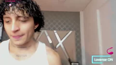 Snapshot of jaytaylorr chatting on 06-25-26, 07:51 Jay Taylor online show from 06-25-26, 07:51