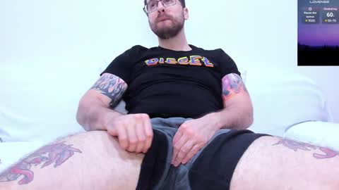 Snapshot of jayxcee_official chatting on 12-28-24, 03:59 jayxcee OFFICIAL online show from 12-28-24, 03:59