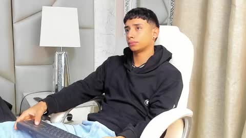 jaze_bradley online show from 03-03-25, 11:22