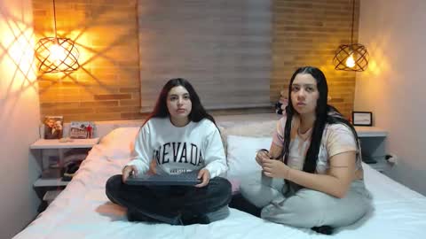 Jazmin and Scarlett online show from 11-24-25, 10:15