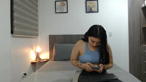 Jazmin and Scarlett online show from 05-19-26, 06:53