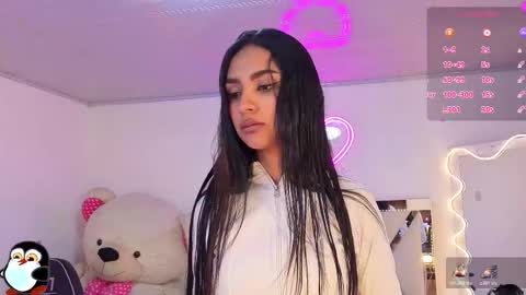 Jazmin  online show from 11-24-25, 12:05