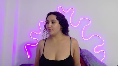 Snapshot of jazminepark chatting on 12-15-25, 06:39 JazminePark online show from 12-15-25, 06:39