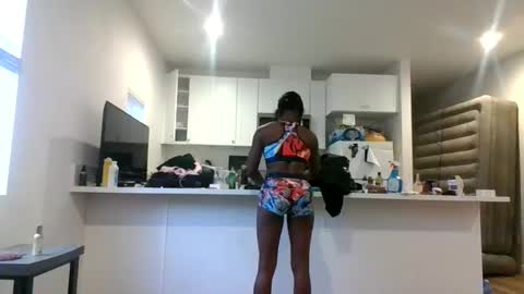 Jazzystelo online show from 10-08-25, 02:58