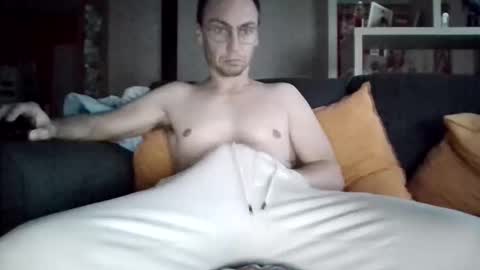 Snapshot of jbcascadess chatting on 11-30-25, 04:33 jbcascadess online show from 11-30-25, 04:33