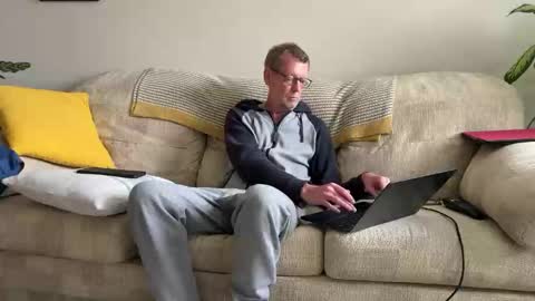 Jon online show from 10-04-25, 03:32