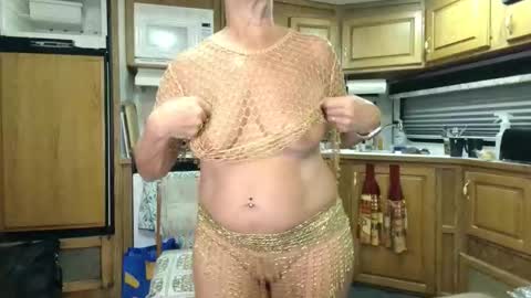 JCcurves online show from 04-26-26, 04:54