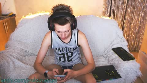 Angel online show from 02-02-25, 03:10