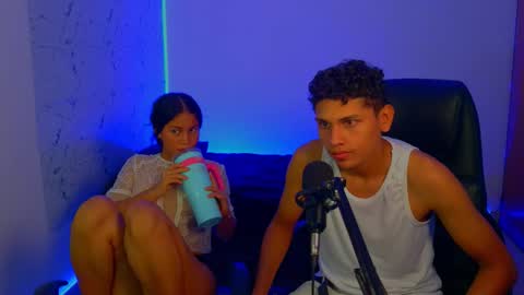 Snapshot of jean_widow chatting on 12-18-25, 04:40 Jean Widow online show from 12-18-25, 04:40