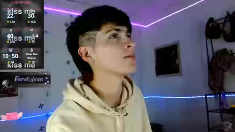 Snapshot of jeanfarelo chatting on 09-20-25, 03:51 Jean online show from 09-20-25, 03:51