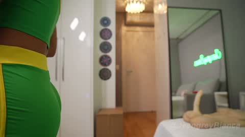 Snapshot of jeangreybianca chatting on 12-06-24, 07:34 Bianca online show from 12-06-24, 07:34