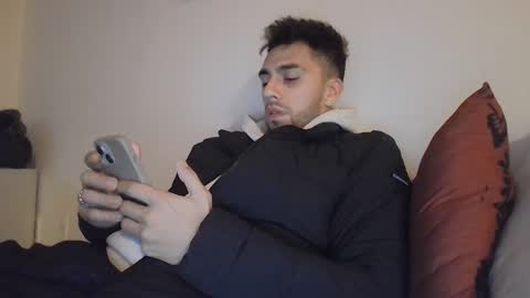 Snapshot of jeanpierbello7 chatting on 12-16-24, 03:30 jean pier bello Silva online show from 12-16-24, 03:30