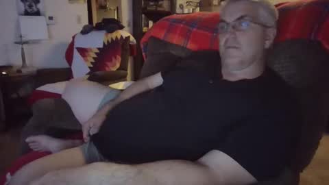Snapshot of jecko71 chatting on 04-12-26, 03:11 dadbody71 online show from 04-12-26, 03:11