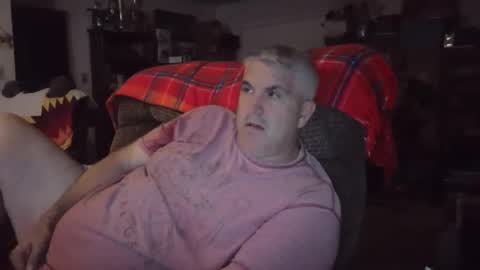 Snapshot of jecko71 chatting on 04-18-26, 03:43 dadbody71 online show from 04-18-26, 03:43