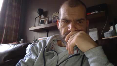 Snapshot of jediknight2 chatting on 01-05-25, 02:52 Matt online show from 01-05-25, 02:52