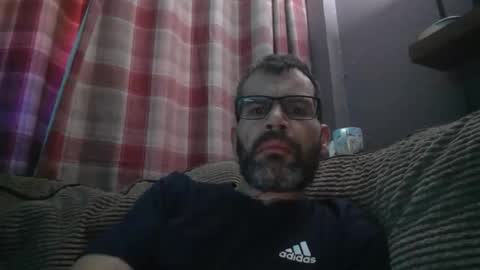 Snapshot of jediknight2 chatting on 12-01-25, 10:04 Matt online show from 12-01-25, 10:04