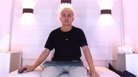 Snapshot of jeic_18 chatting on 10-02-25, 12:34 jeic 18 online show from 10-02-25, 12:34