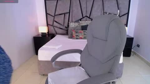 Snapshot of jeinnovemontenegr0 chatting on 05-22-26, 12:00 jeinnovemontenegr0 online show from 05-22-26, 12:00