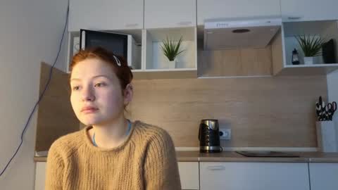 Snapshot of jelly_cherry chatting on 12-11-24, 09:19 Emily online show from 12-11-24, 09:19