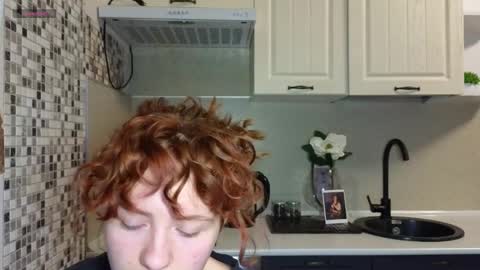 Snapshot of jelly_cherry chatting on 02-10-25, 04:30 Emily online show from 02-10-25, 04:30