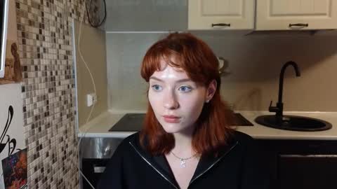 Snapshot of jelly_cherry chatting on 09-18-25, 09:50 Emily online show from 09-18-25, 09:50