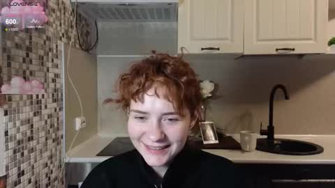 Snapshot of jelly_cherry chatting on 10-16-25, 08:32 Emily online show from 10-16-25, 08:32