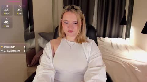 Snapshot of jeniceloveit_ chatting on 03-14-26, 06:35 Jenice online show from 03-14-26, 06:35