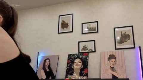 Snapshot of jenie_fire chatting on 05-19-26, 01:39 Dolly online show from 05-19-26, 01:39