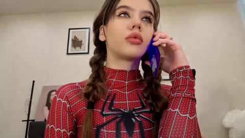 Snapshot of jenie_fire chatting on 06-05-26, 01:28 Dolly online show from 06-05-26, 01:28