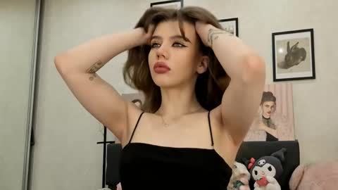 Snapshot of jenie_fire chatting on 06-06-26, 01:27 Dolly online show from 06-06-26, 01:27