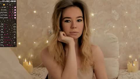 Snapshot of jeniferji chatting on 12-17-25, 05:13 EvaSileZ online show from 12-17-25, 05:13