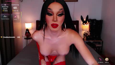 Queen Jenifer online show from 10-25-25, 08:25