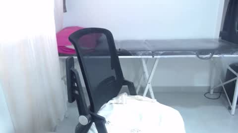 Snapshot of jenifersexy69 chatting on 05-06-26, 06:57 jenifer online show from 05-06-26, 06:57